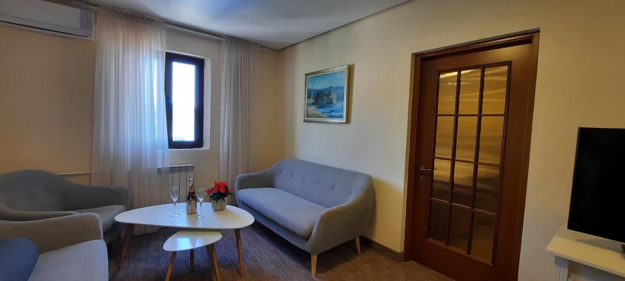 Ambassador Apartments Петровац Экстерьер фото