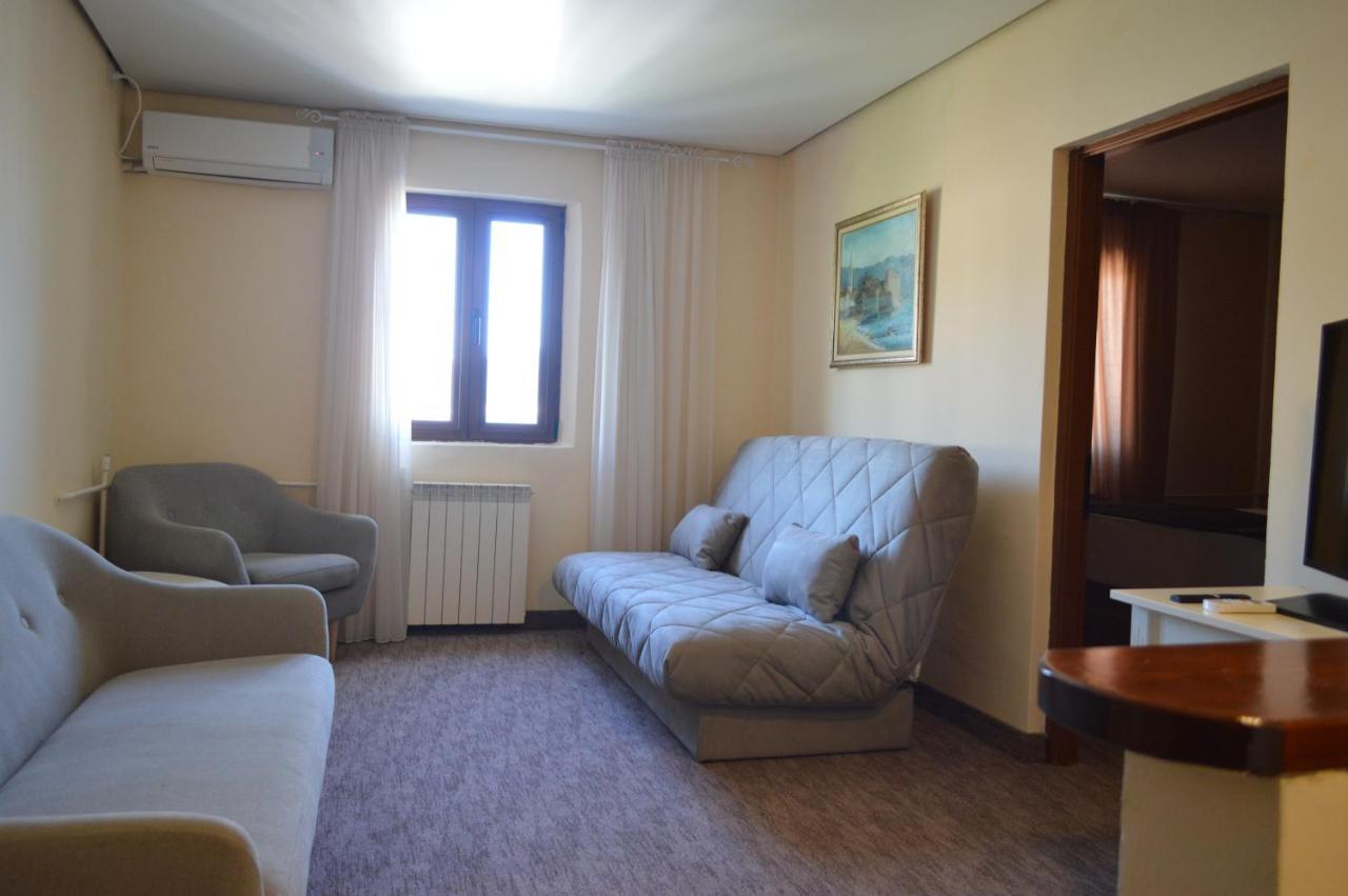 Ambassador Apartments Петровац Экстерьер фото