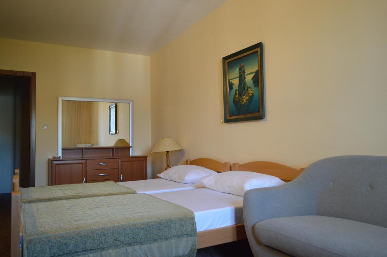 Ambassador Apartments Петровац Экстерьер фото